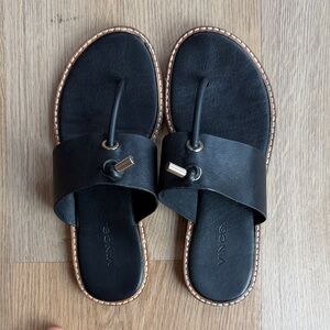 Vince Black Leather thong Sandals
